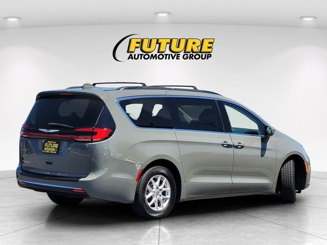 Used 2022 White Chrysler Touring L image 4