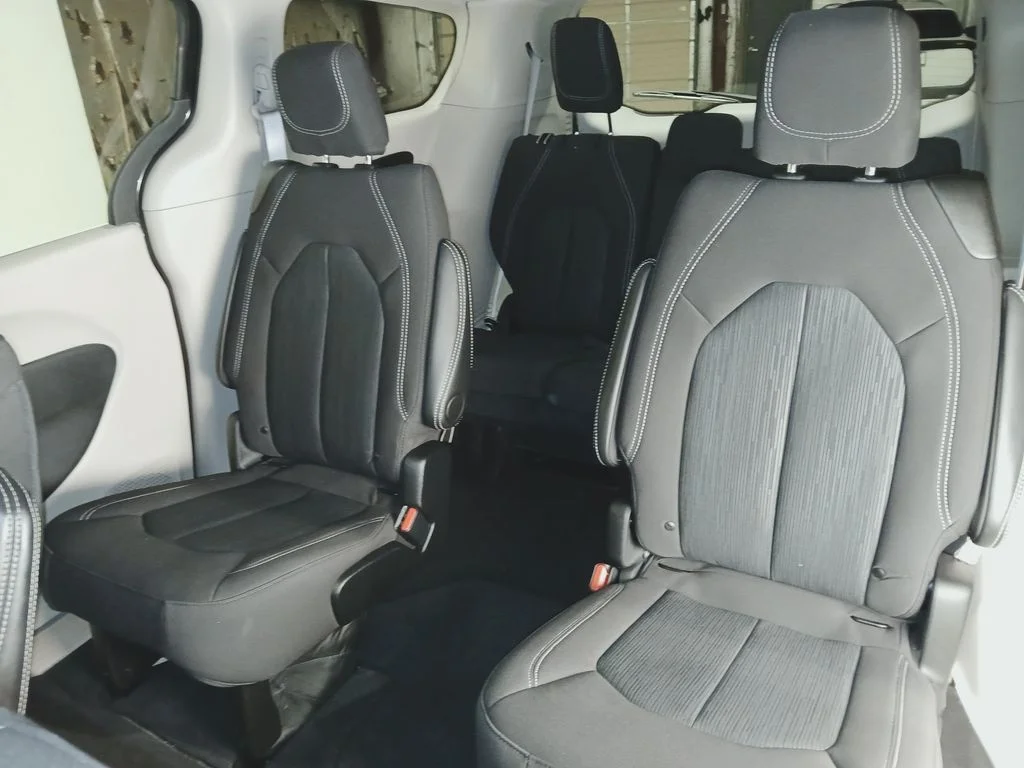 Used 2024 Black Chrysler LX image 13