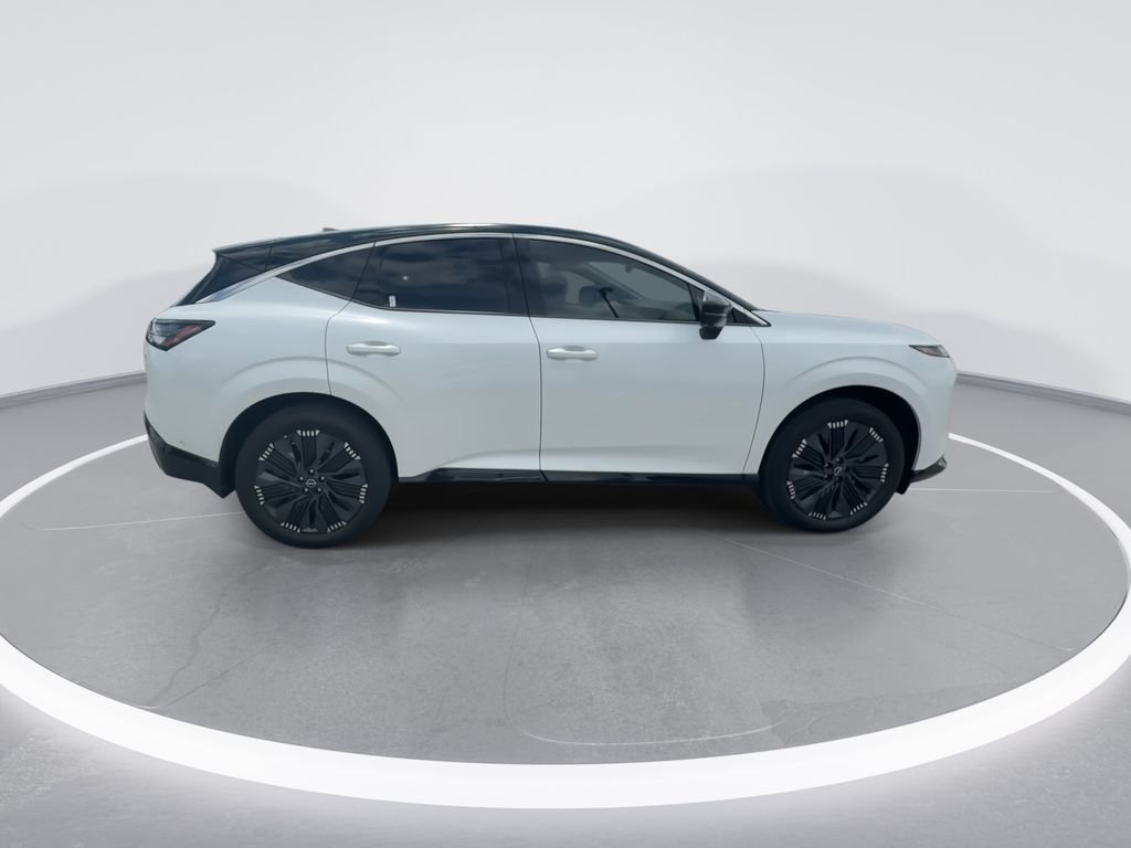 Used 2025 White Nissan Platinum image 9