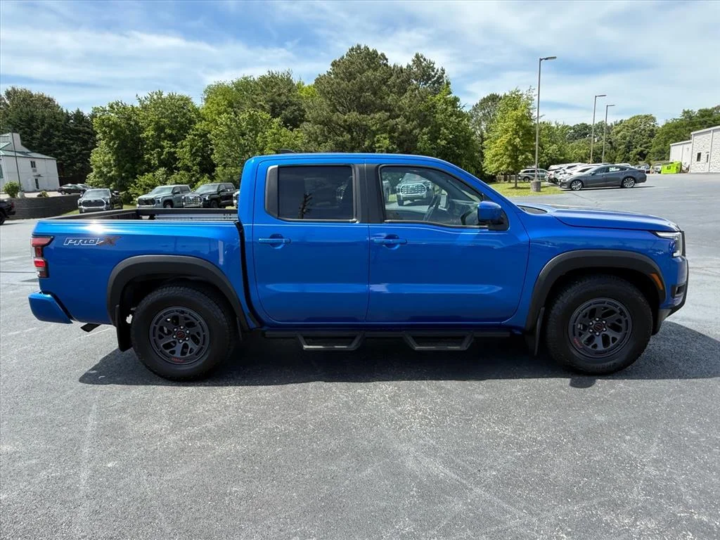 2025 Nissan Frontier PRO-X - Photo 8