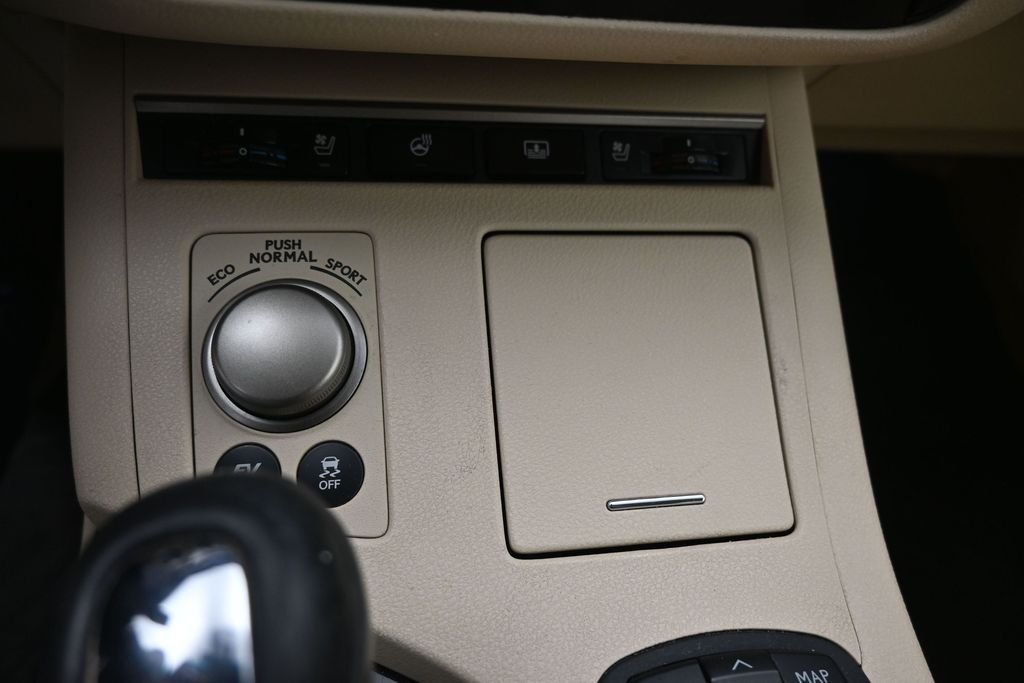 Used 2014 Beige Lexus 300h image 28
