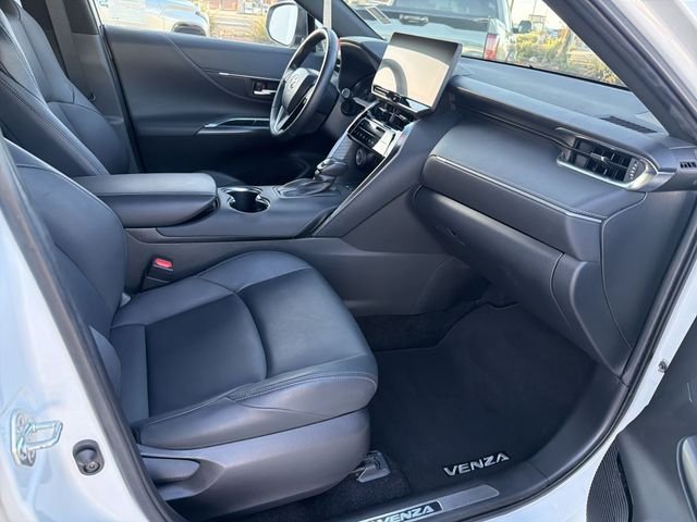 2023 Toyota Venza XLE - Photo 28