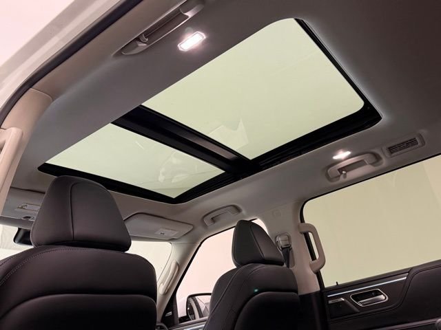 New 2026 RADIANT WHITE INFINITI Luxe 4WD image 28