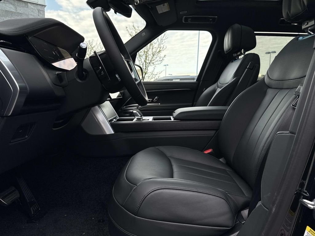 New 2026 Santorini Black Land Rover SE image 21