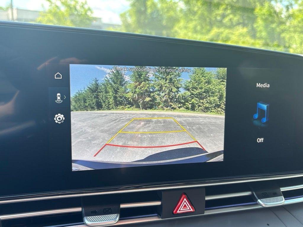 2025 Hyundai Elantra Blue - Photo 26
