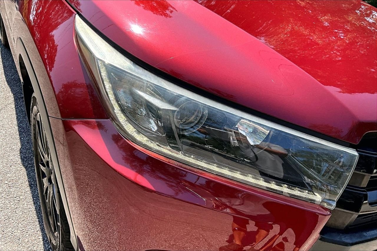 Used 2019 Red Toyota SE image 33