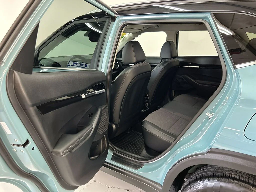 Used 2024 Blue / Black Kia S image 15