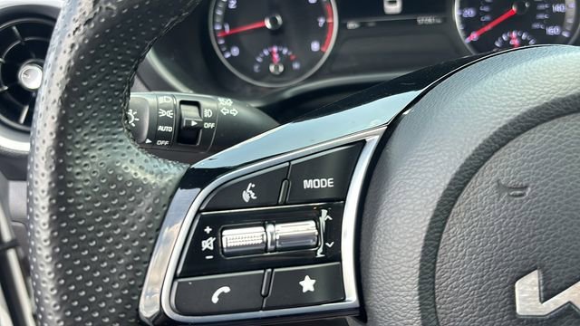 2023 Kia Forte GT-Line - Photo 16