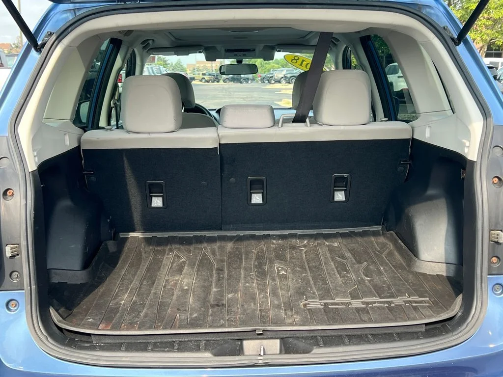 Used 2018 Blue Subaru 2.5i Premium image 35