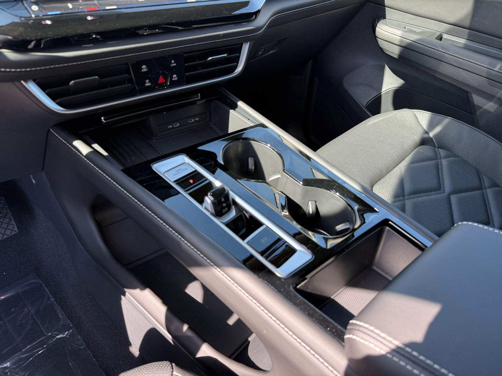 New 2026 Pure Gray Volkswagen 2.0T SE w/Technology image 13