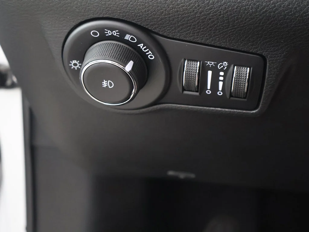 Used 2026 White Jeep Limited image 38