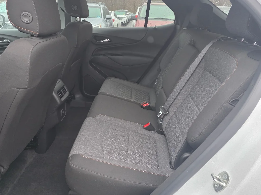 Used 2024 Summit White Chevrolet LT image 28