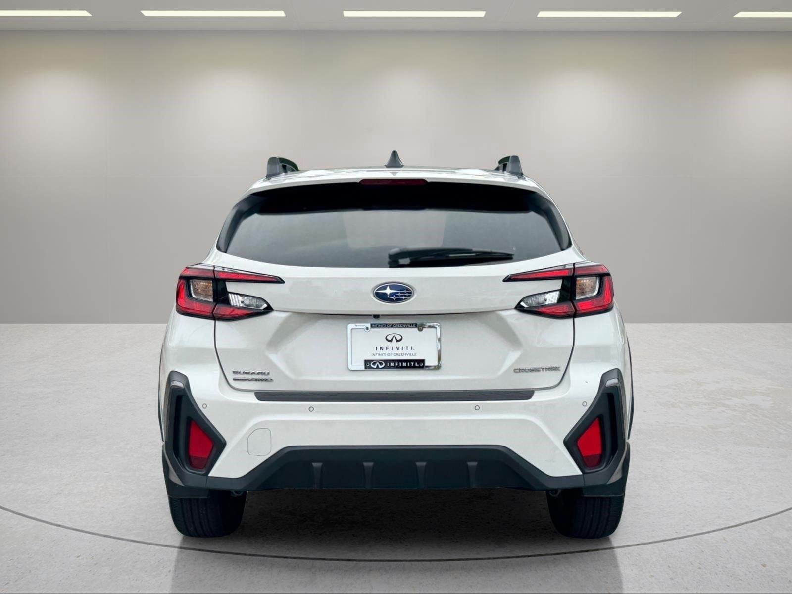 Used 2024 Crystal White Pearl Subaru Limited image 4