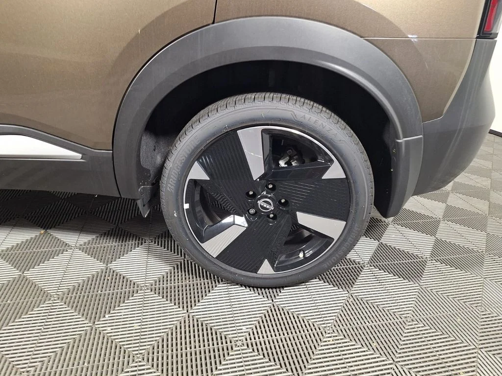 Used 2026 Bronze Metallic Nissan SR image 23