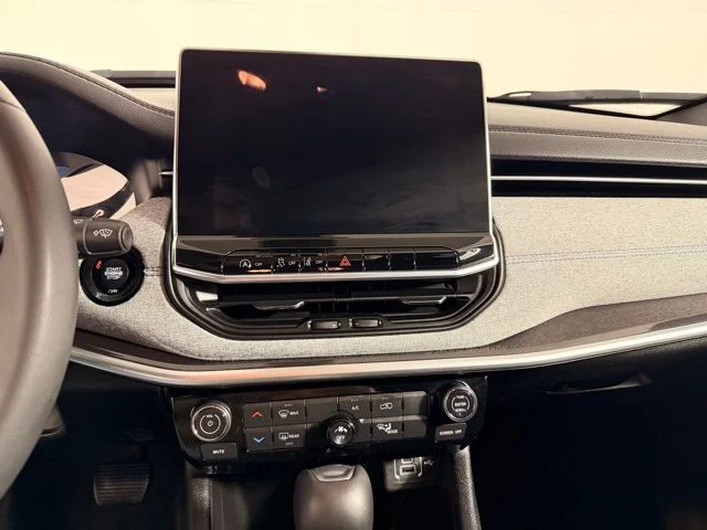 Certified Used 2023 Gray Jeep Latitude image 21