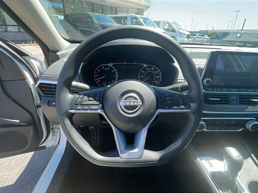 2025 Nissan Altima SV - Photo 15