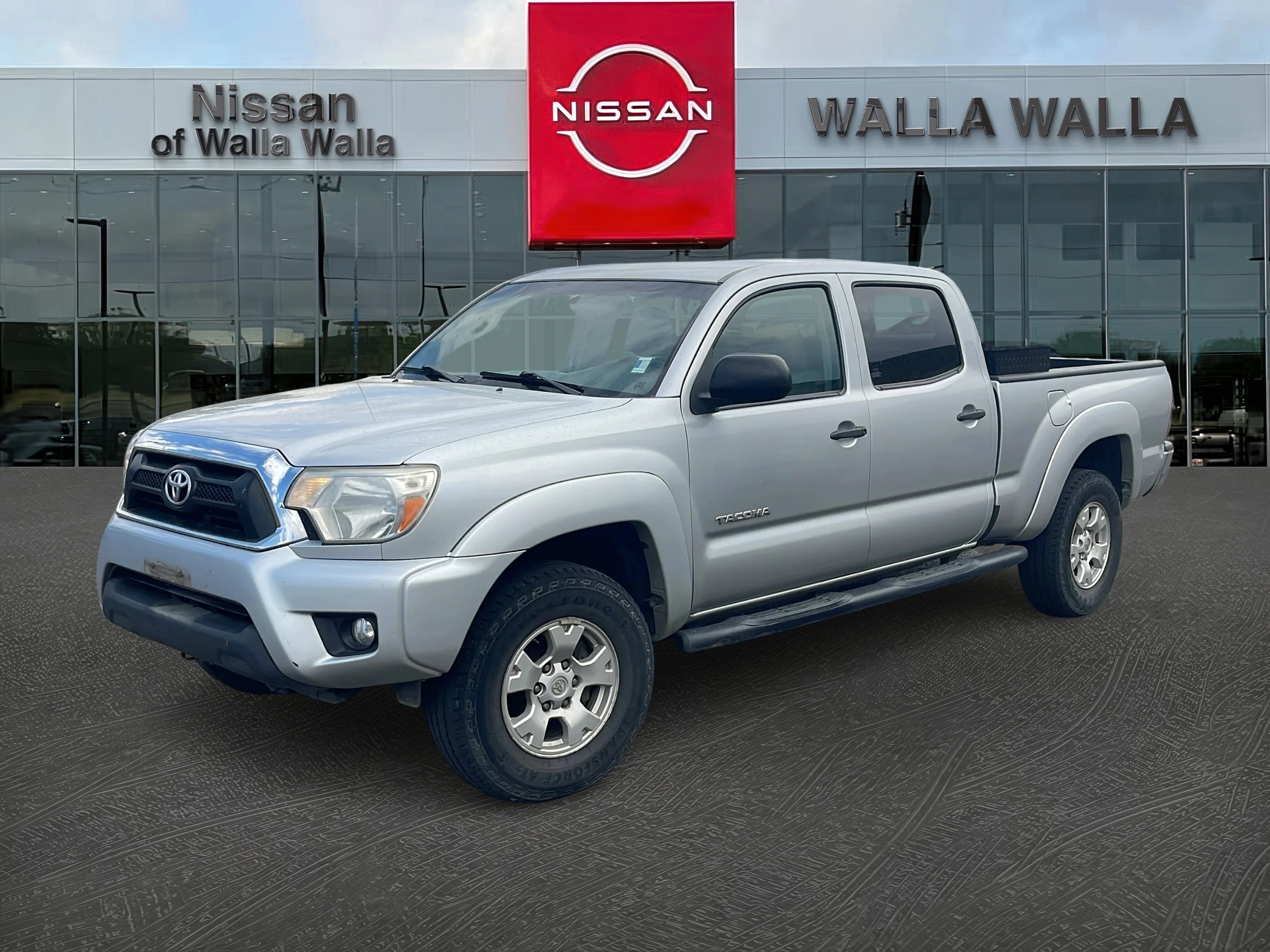 Used 2012 Silver Streak Mica Toyota Base V6 A5 image 3