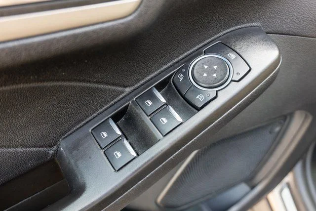 Used 2021 Gold Ford SE image 19