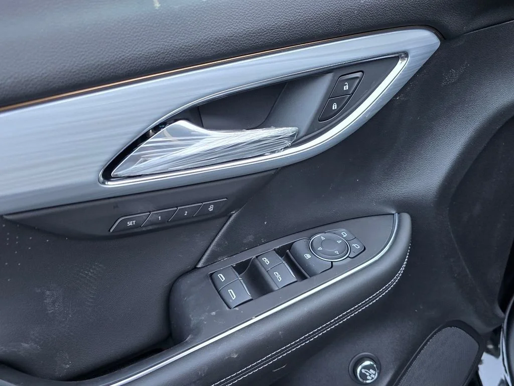 New 2026 Ebony Twilight Metallic Buick Avenir image 14