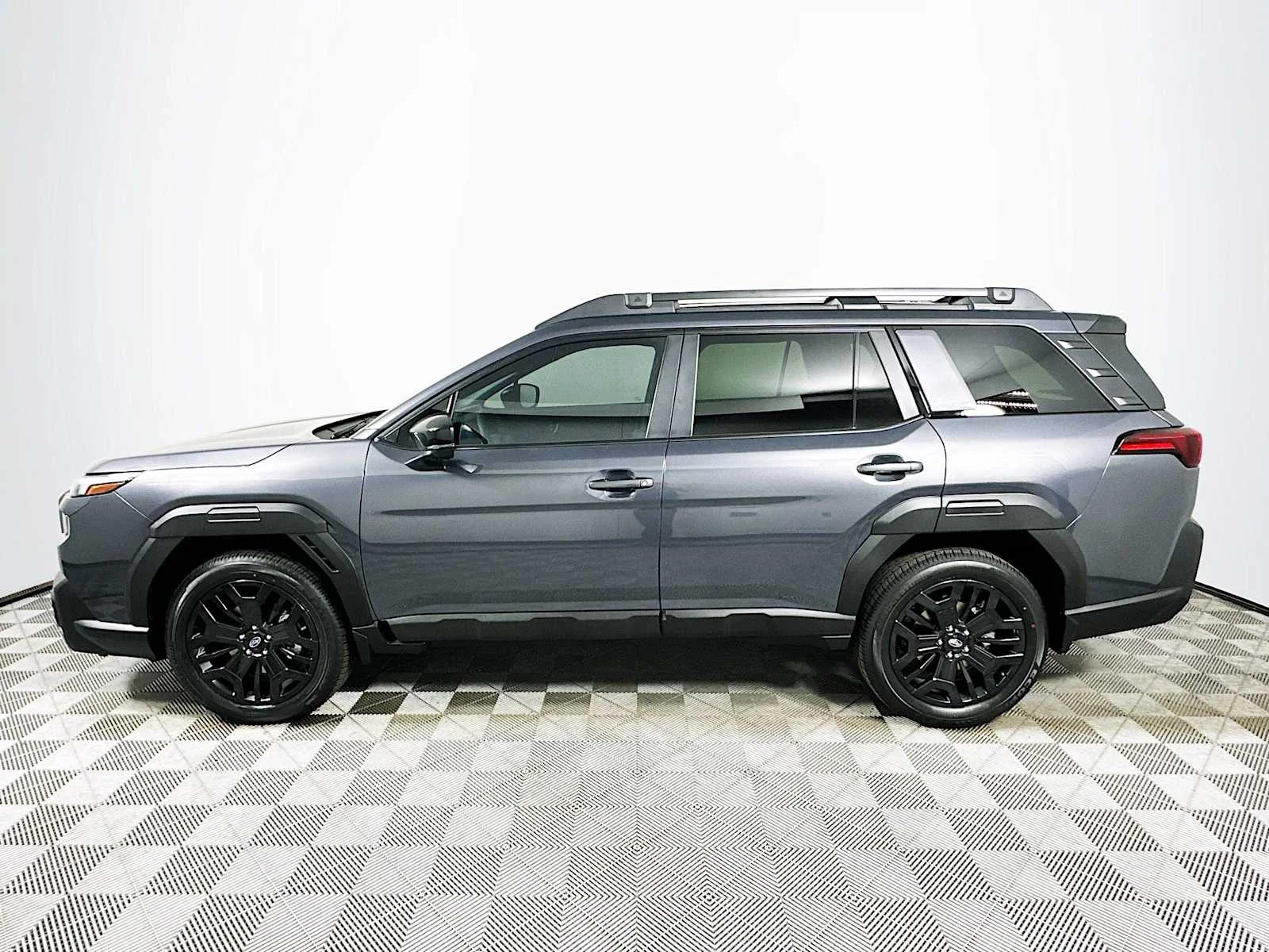 New 2026 MAGNETITE GRAY METALLIC Subaru Limited XT image 4