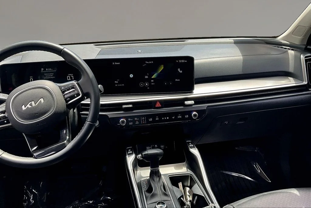 Certified Used 2025 Panthera Metal Kia EX image 9