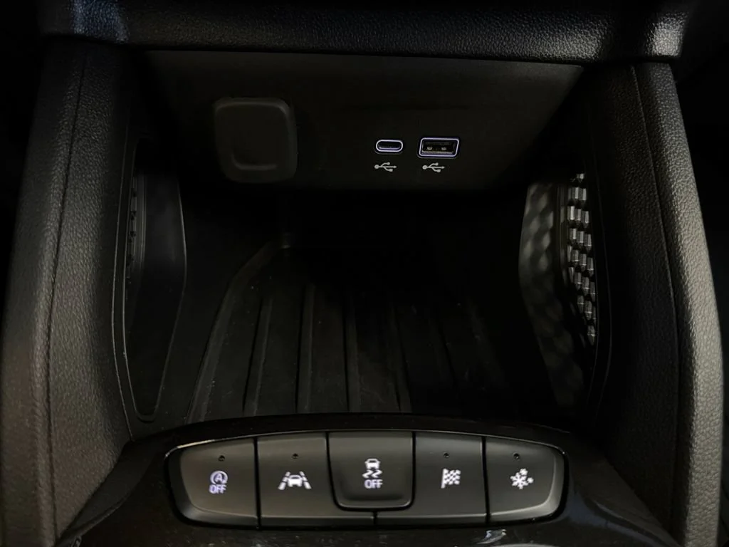 Used 2024 Summit White Chevrolet LT image 22