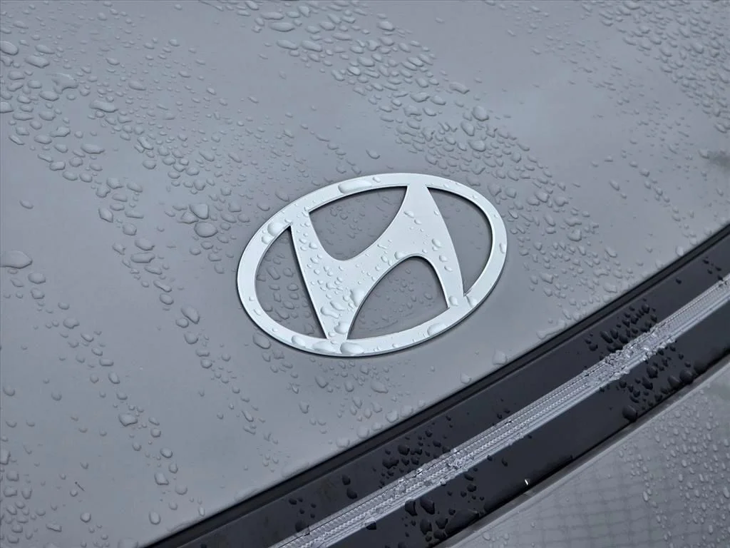 Used 2025 Gray Hyundai SEL image 16