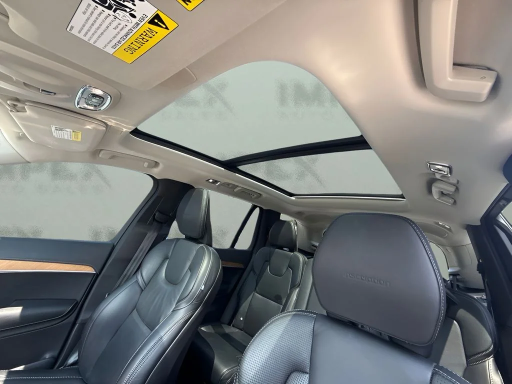 Used 2019 White Volvo T6 Inscription image 7