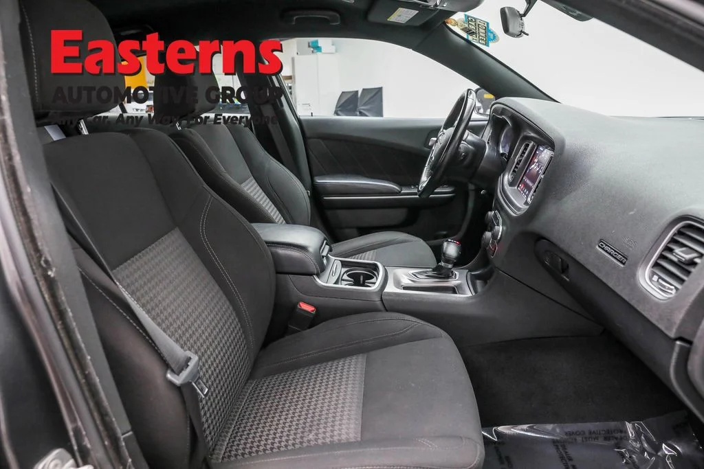 Used 2023 Gray Dodge SXT image 24
