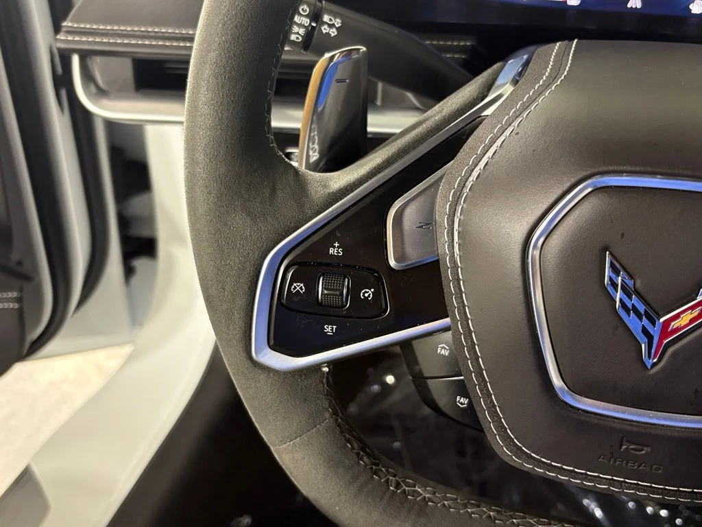 Used 2023 White Chevrolet Stingray image 25
