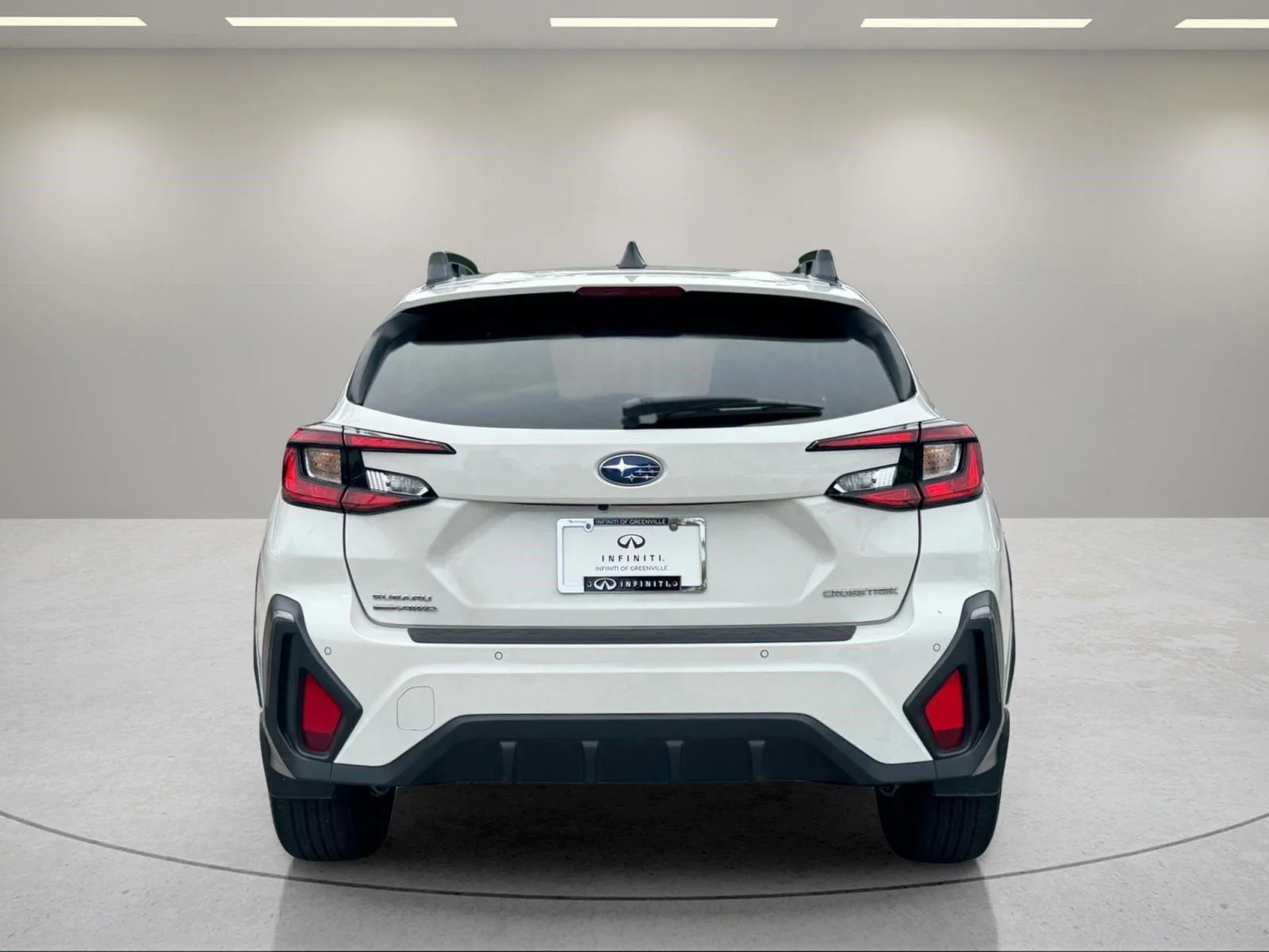 Used 2024 Crystal White Pearl Subaru Limited image 4