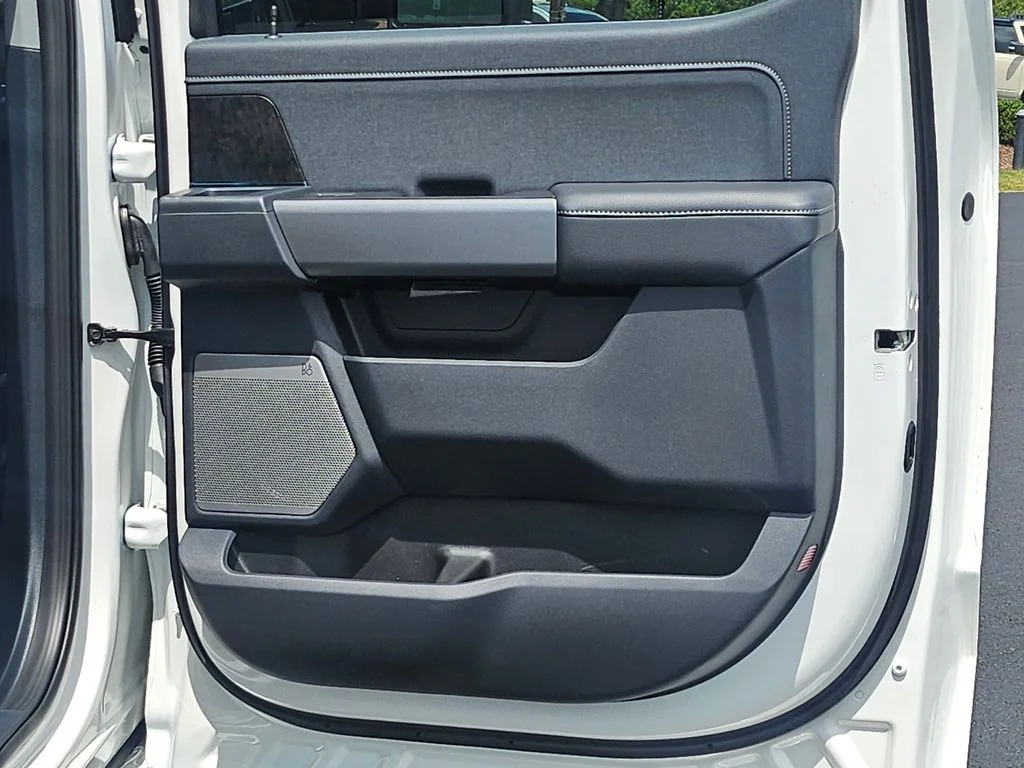 New 2026 Star White Metallic Tri-Coat Ford F-250® Lariat® image 39