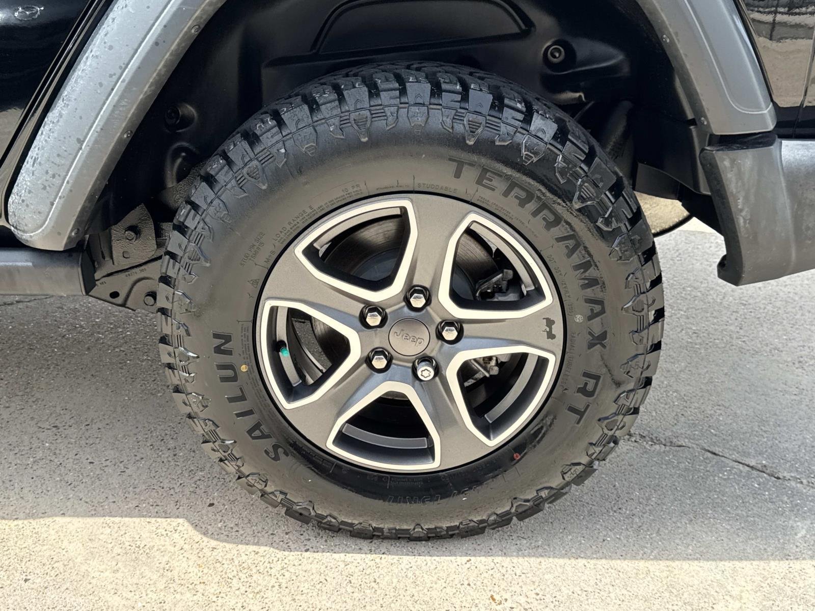 Used 2020 Black Clearcoat Jeep Sport S image 4
