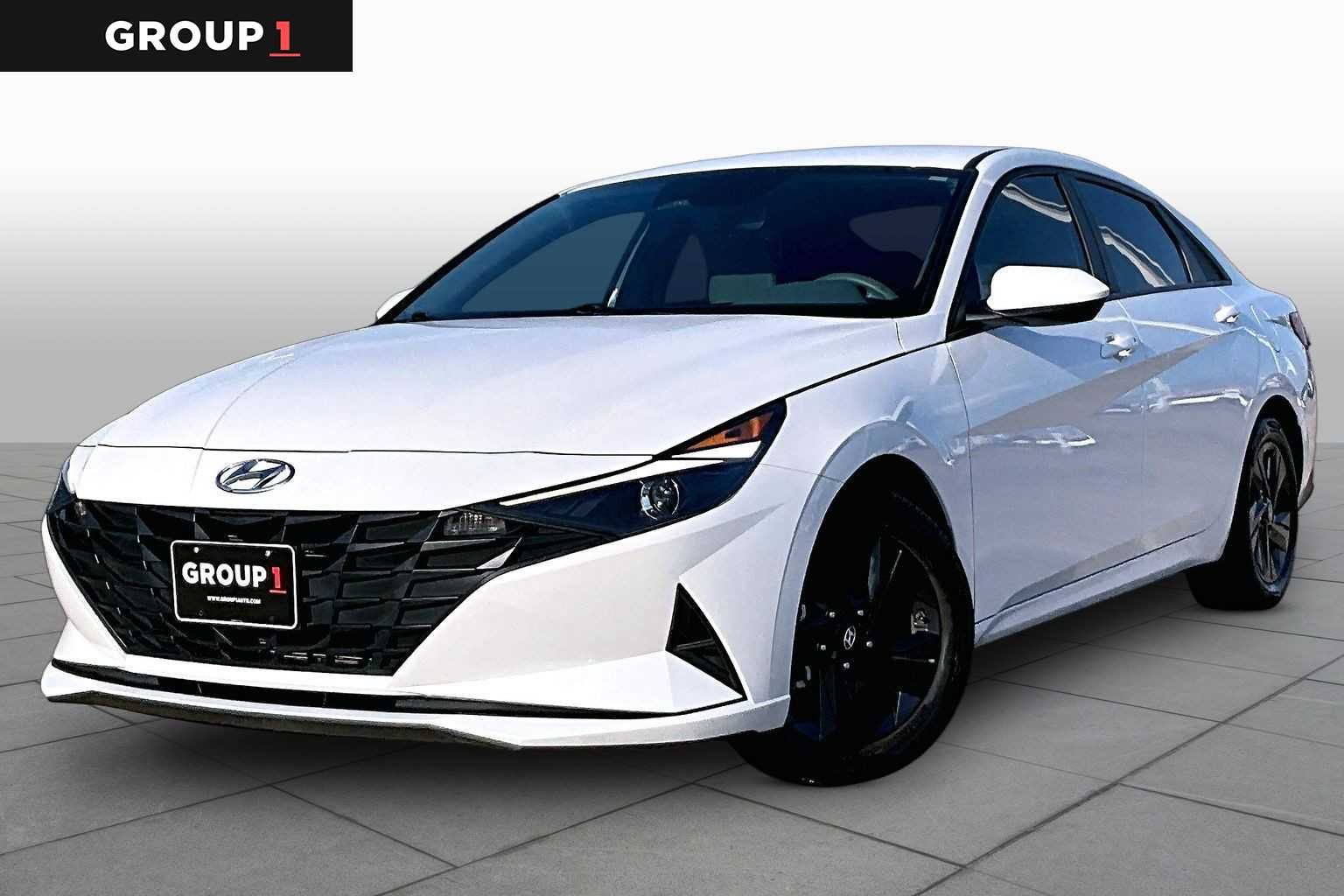 2022 Hyundai Elantra 2.0 SEL IVT's photo
