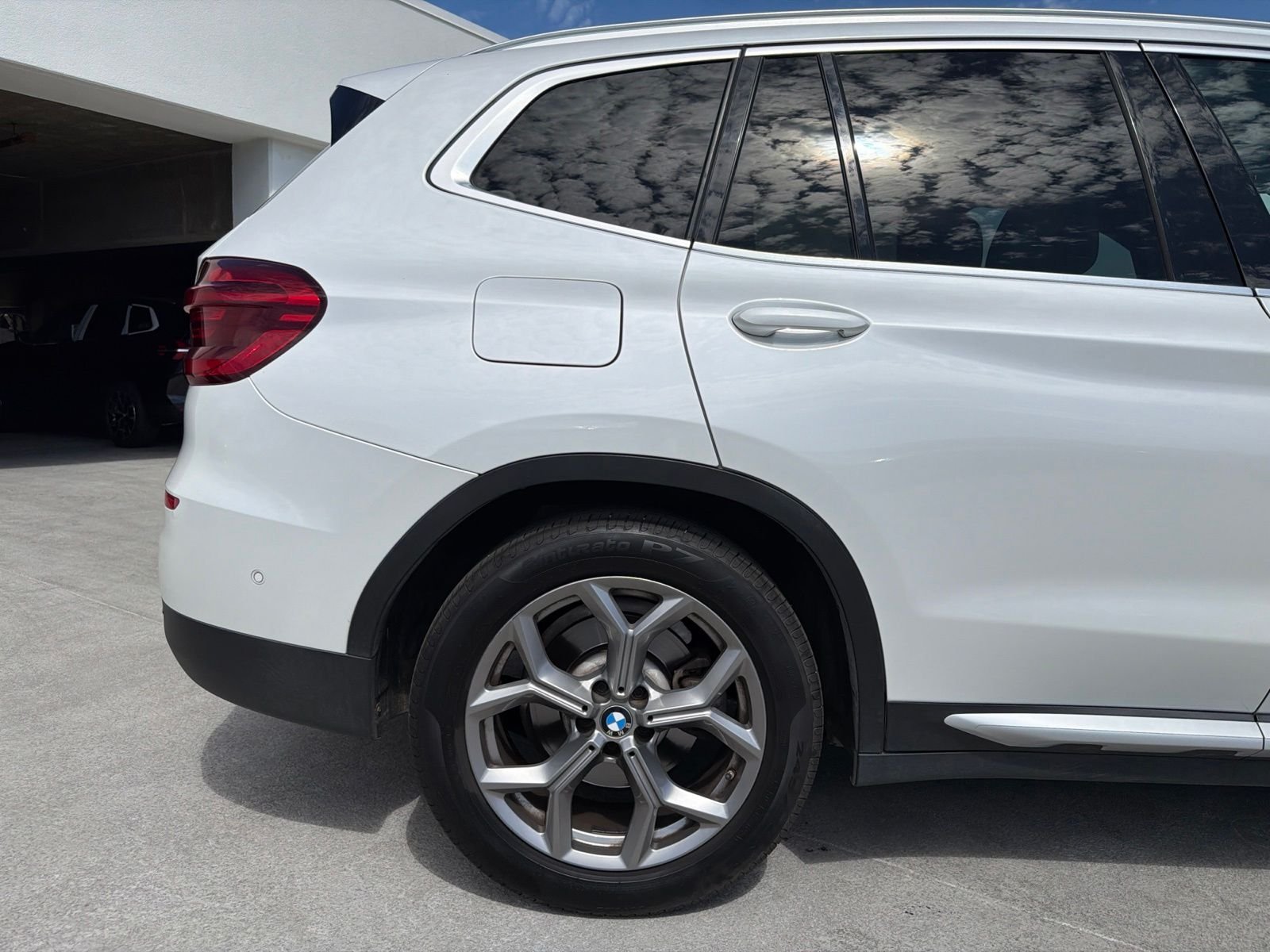 Used 2021 Mineral White Metallic BMW sDrive30i image 5