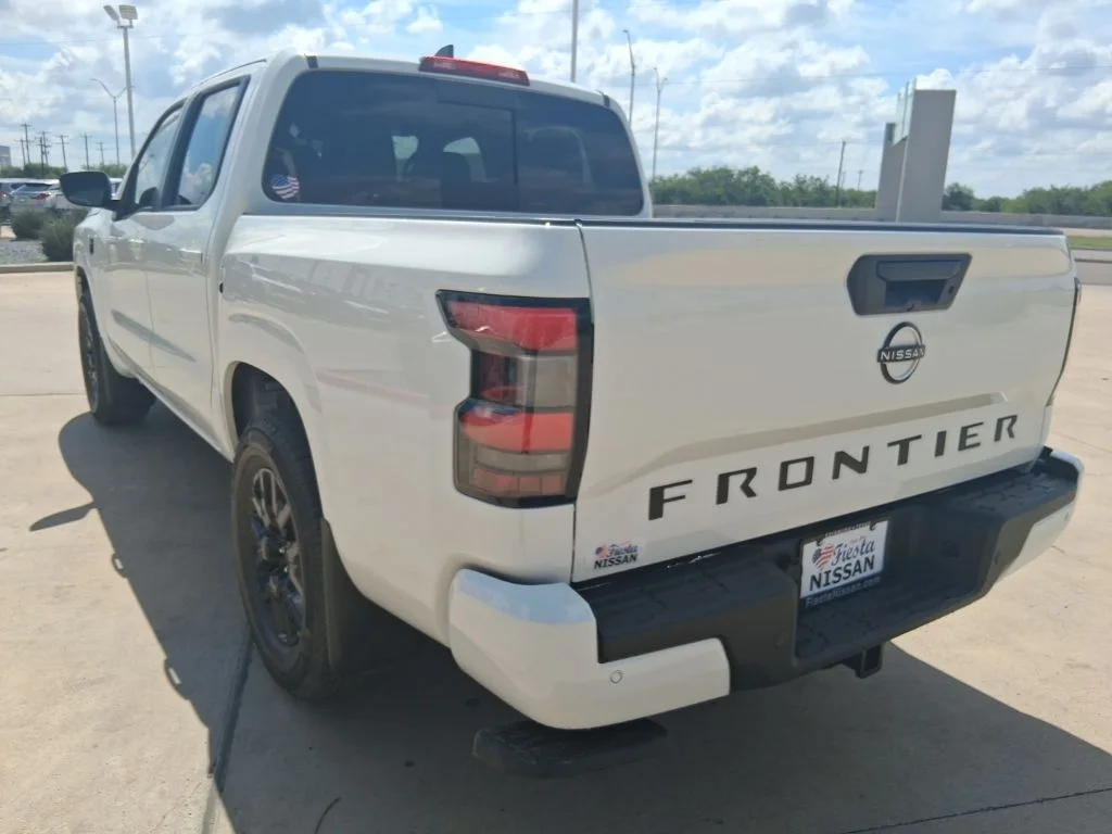 New 2026 Glacier White Nissan Crew Cab SV image 5
