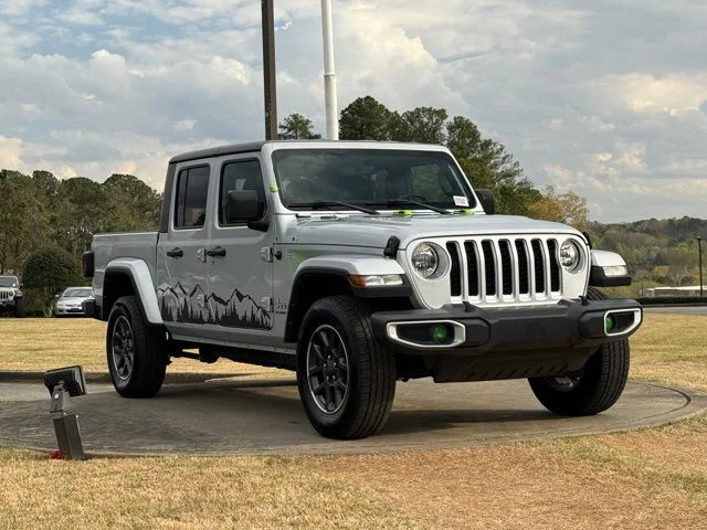 2022 Jeep Gladiator Overland