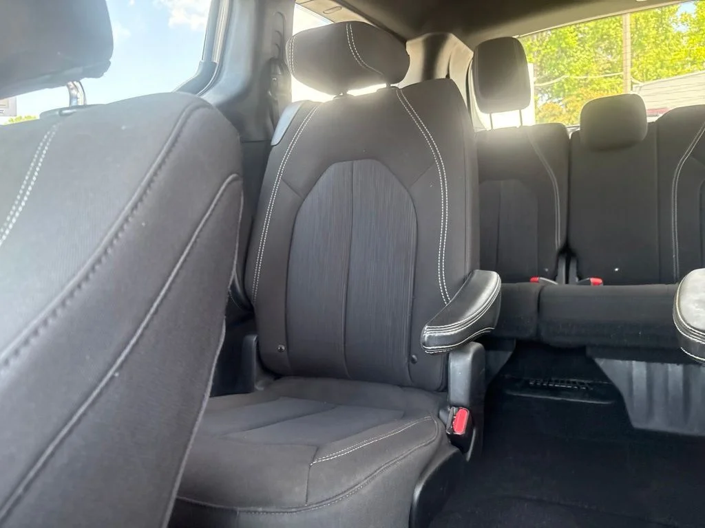 Used 2020 White Chrysler Touring image 37
