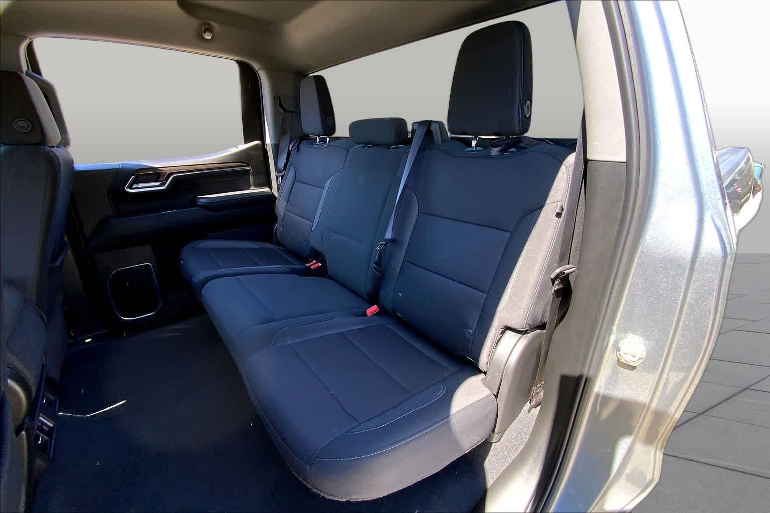 Used 2025 Sterling Gray Metallic Chevrolet LT image 34
