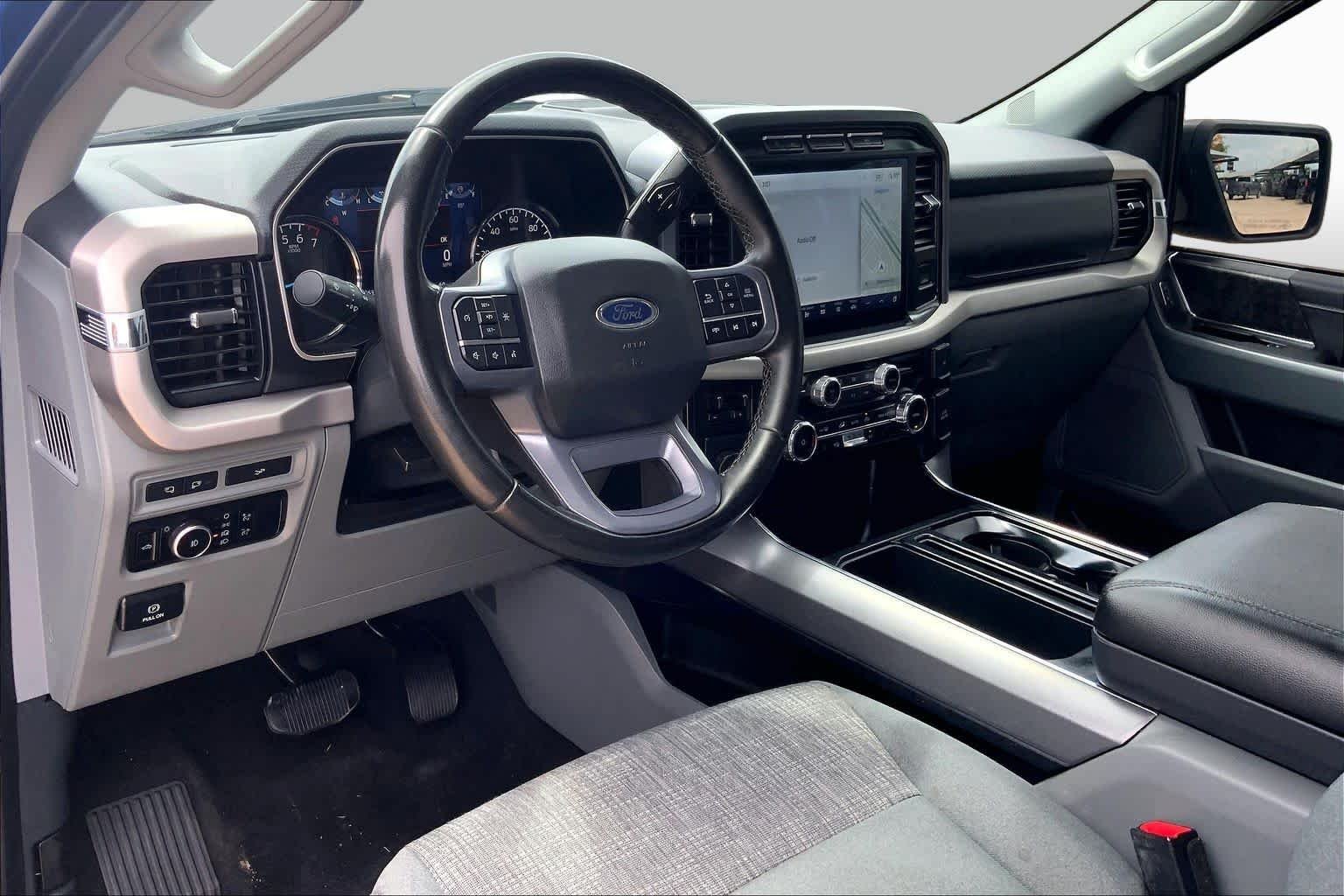 Used 2023 Atlas Blue Ford XLT image 16