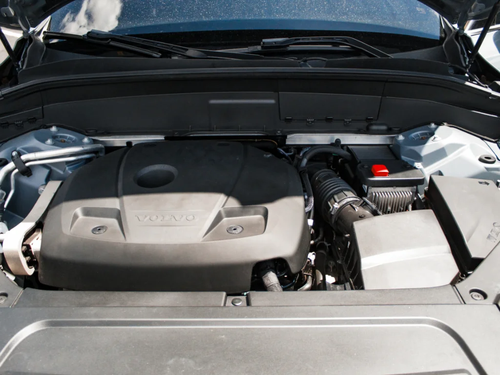 Used 2022 Thunder Grey Metallic Volvo Momentum image 29