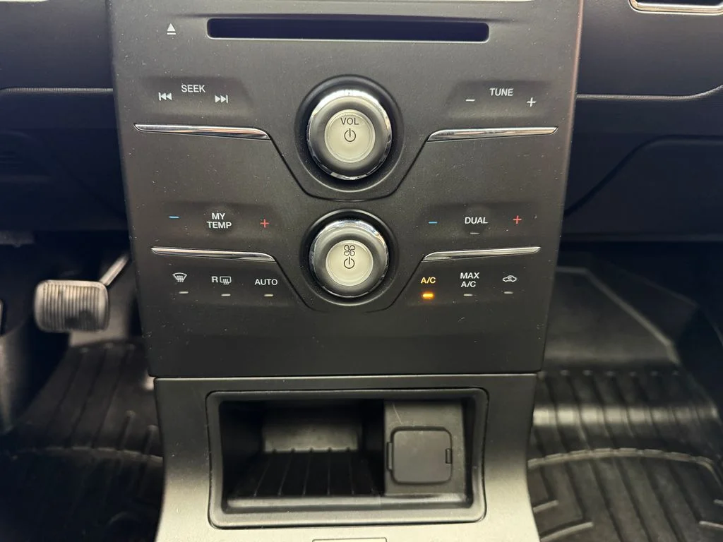 Used 2019 Magnetic Ford SEL image 21