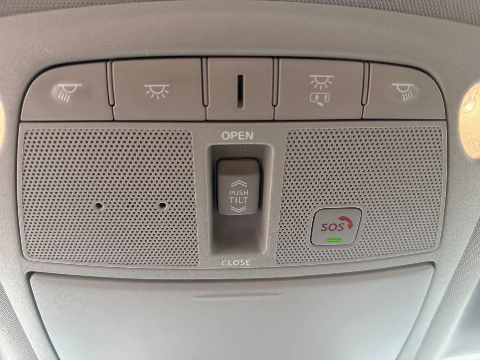Used 2023  Nissan 3.5 SL image 17