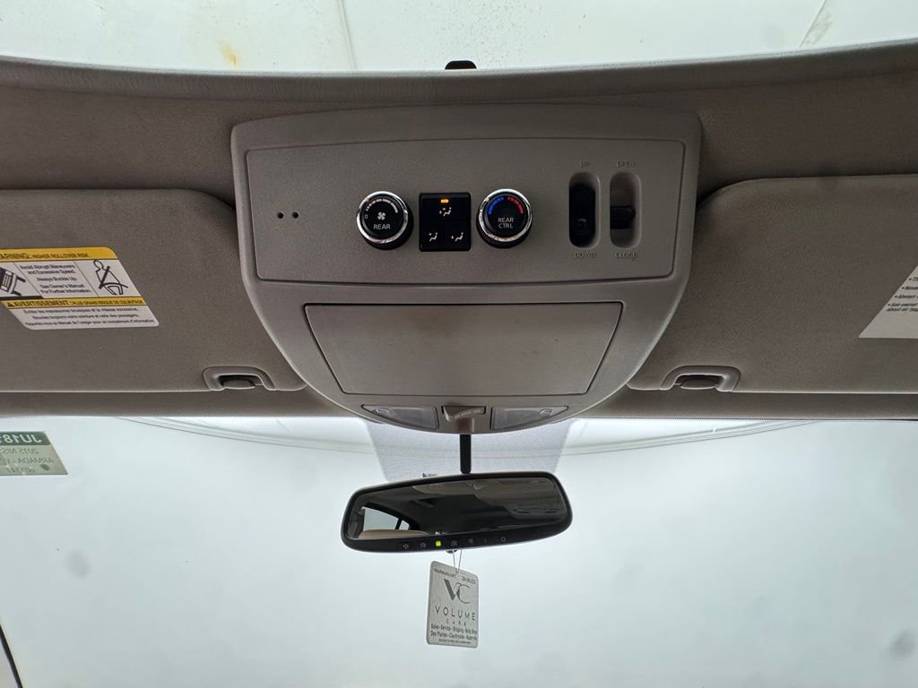 Used 2015 Pearl White Nissan Platinum image 31