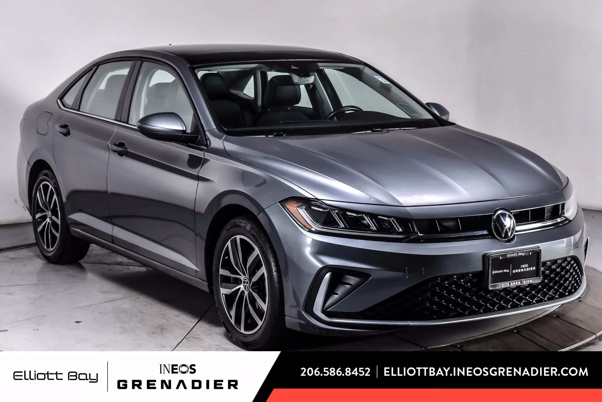 Used 2025 Platinum Gray Metallic Volkswagen 1.5T SE image 1