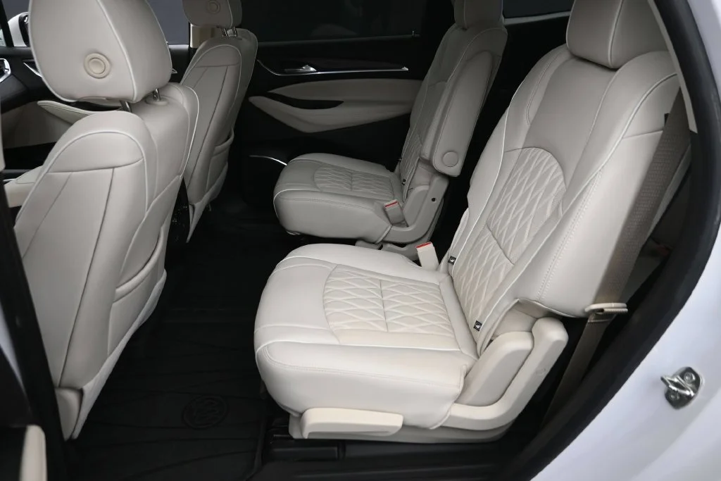 Used 2023 White Buick Avenir image 15