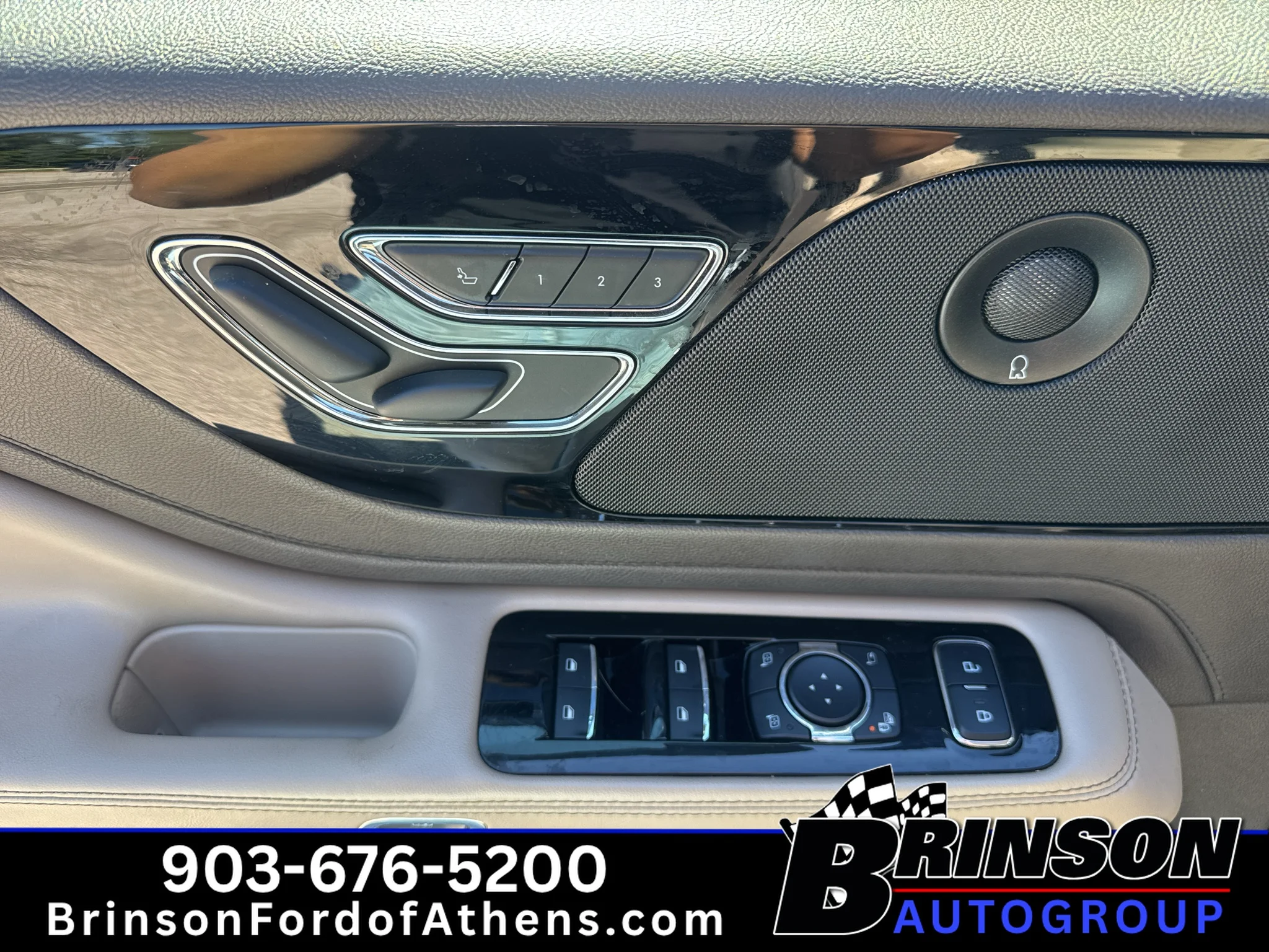Used 2020 Infinite Black Metallic Lincoln Reserve image 18