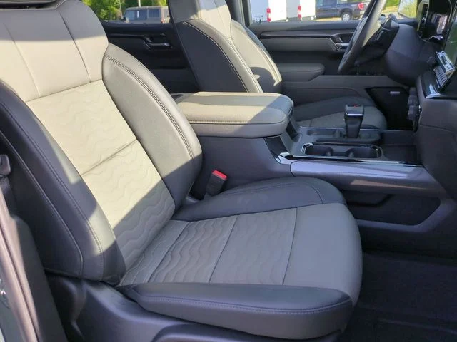 Used 2025 Gray Chevrolet ZR2 image 42