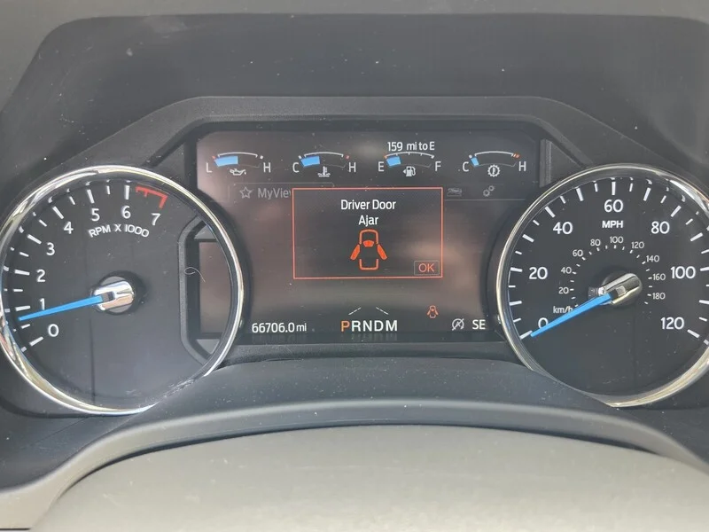 Used 2021 White Metallic FORD LIMITED image 34