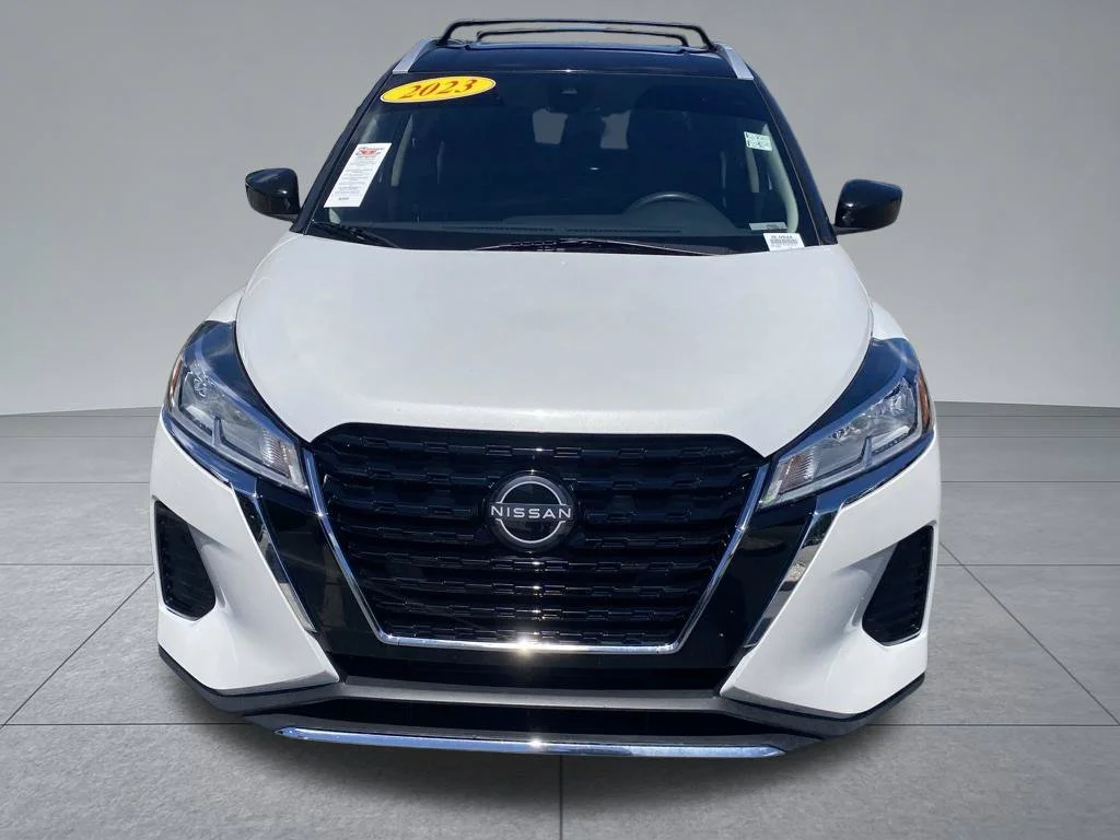 Used 2023 White Nissan SV image 18